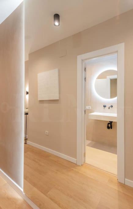 Contemporary Minimalist By Rems Málaga