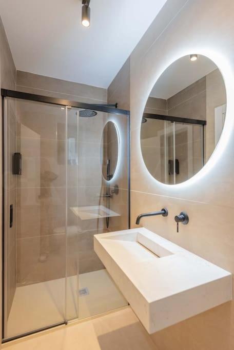 Contemporary Minimalist By Rems Apartamento *