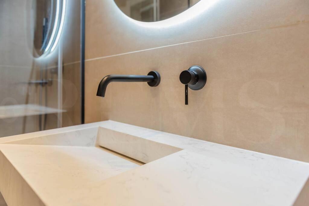 Contemporary Minimalist By Rems Málaga