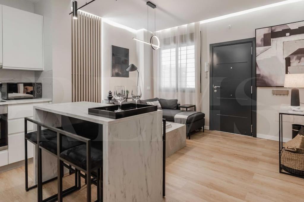 Contemporary Minimalist By Rems Apartamento