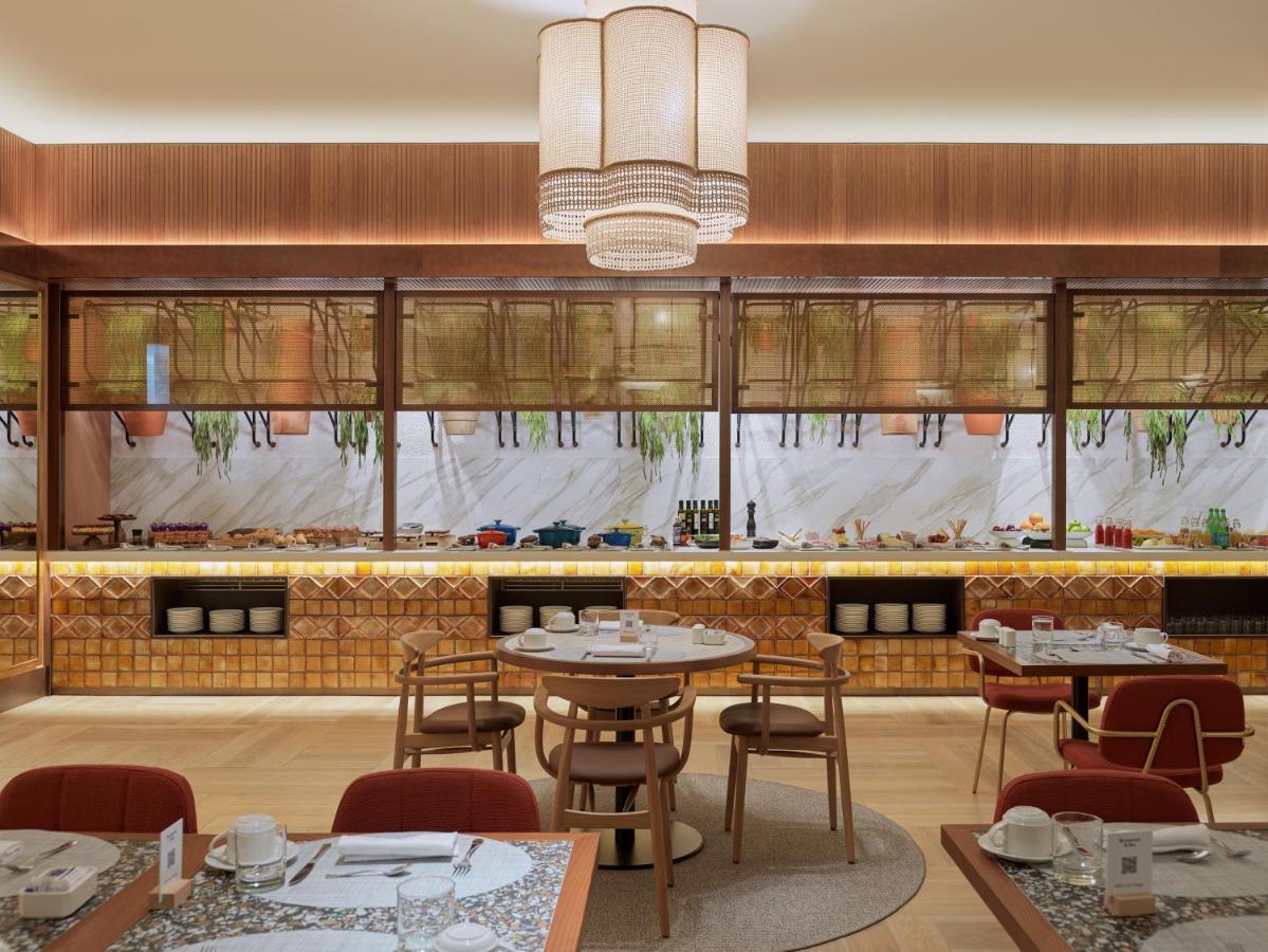 Hotel H10 Croma 4*