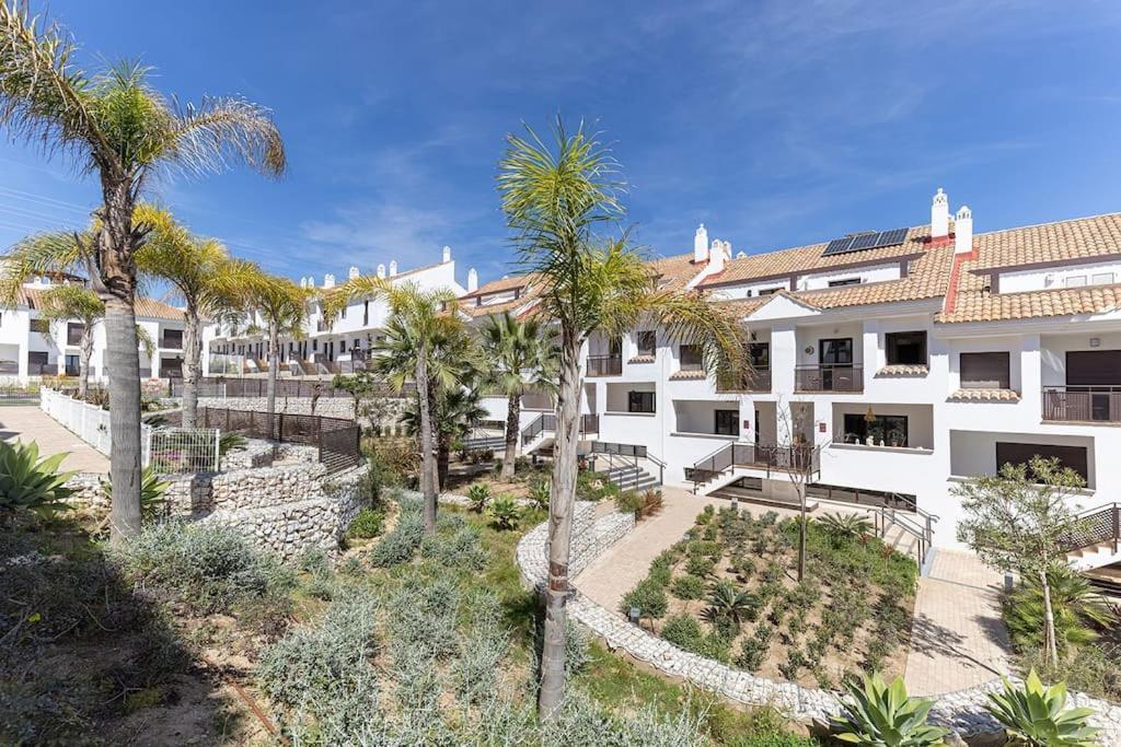 Stunning Modern Townhouse In Riviera Del Sol *