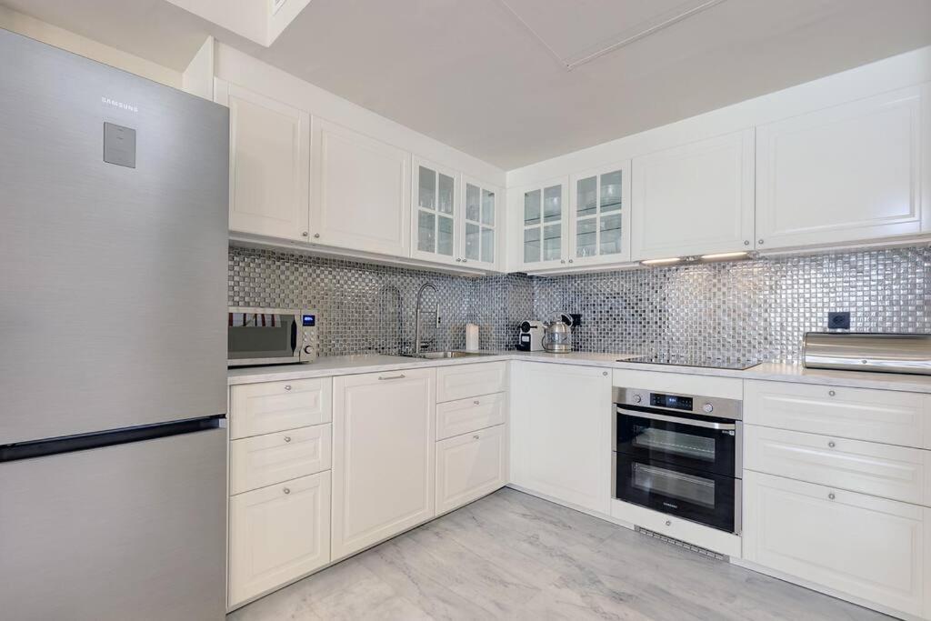 Stunning Modern Townhouse In Riviera Del Sol *