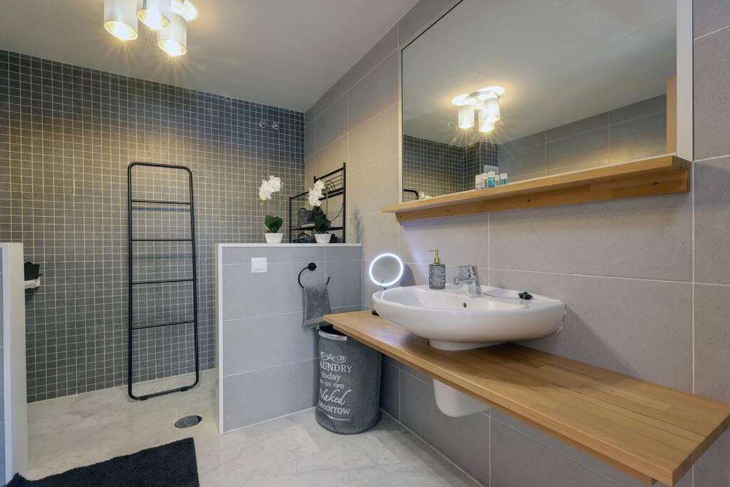 Apartamento Stunning Modern Townhouse In Riviera Del Sol Málaga
