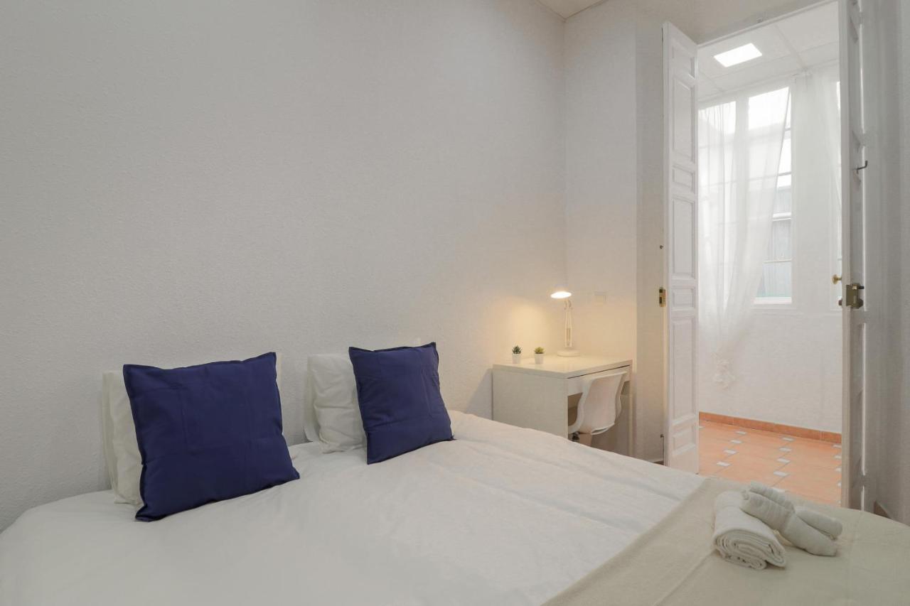 C67 - Shiny 6 Bedrooms In Plaza De La Merced Malaga