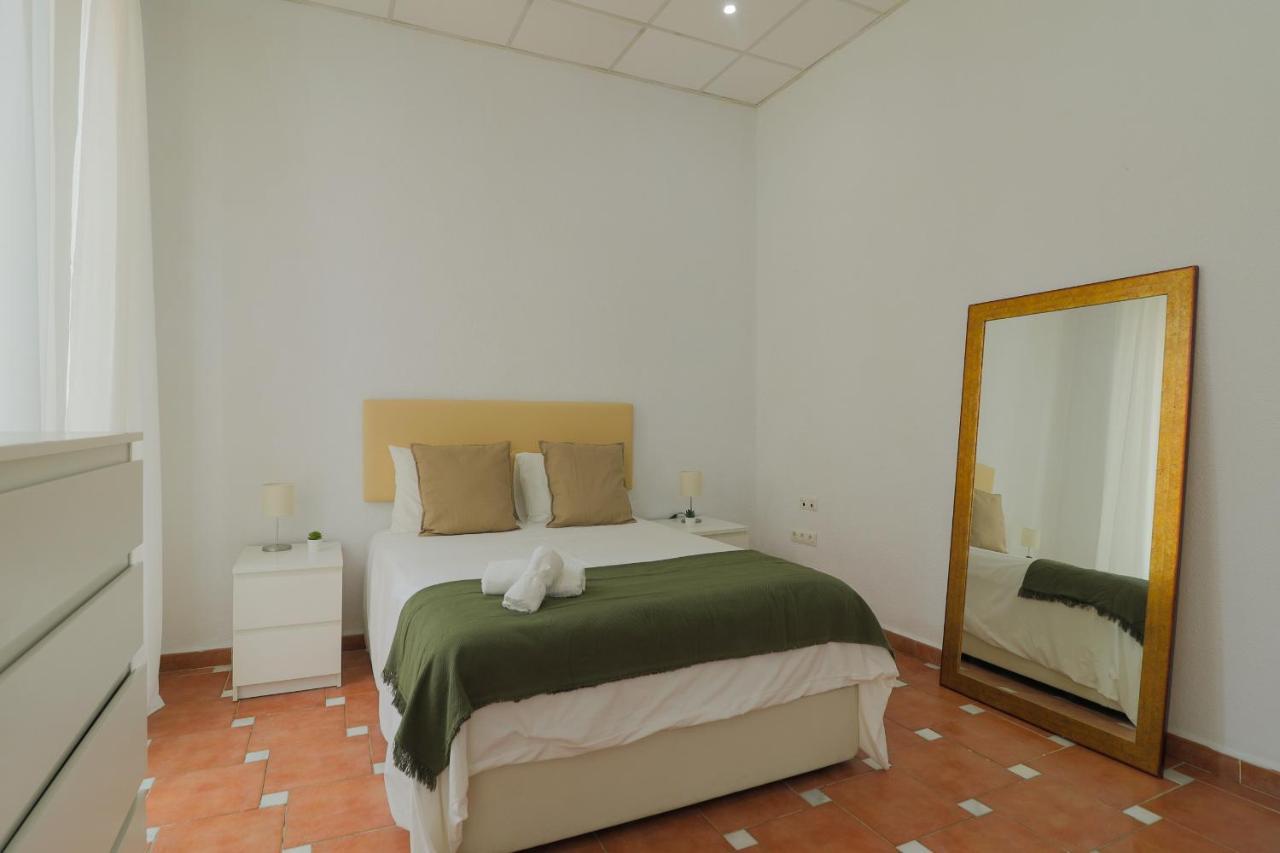 Apartment C67 - Shiny 6 Bedrooms In Plaza De La Merced *