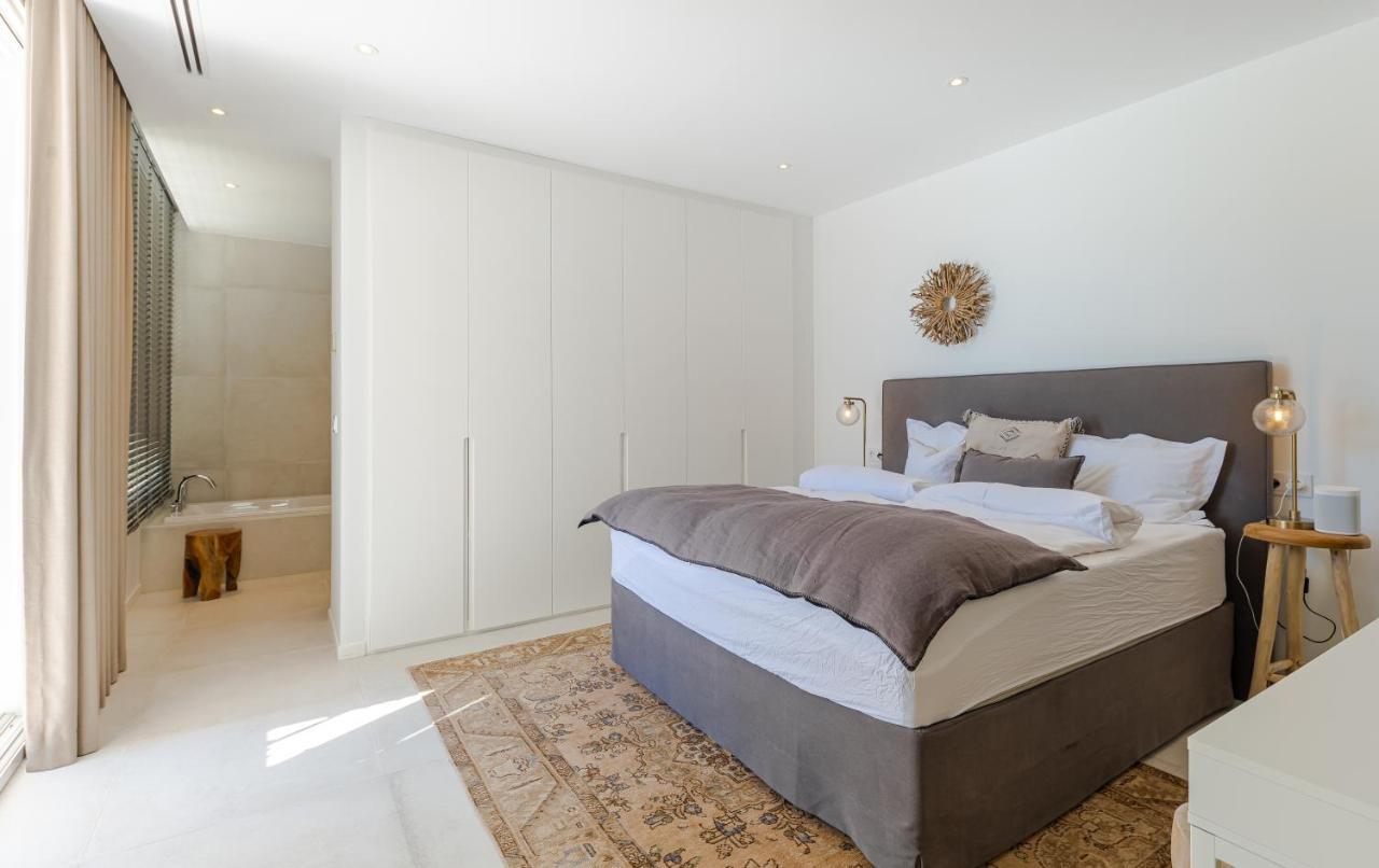 Unique & Luxurious With Heated Pool, Gym & C Сasa de vacaciones *