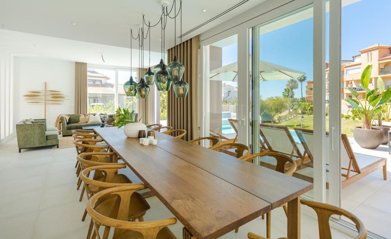 Unique & Luxurious With Heated Pool, Gym & C Сasa de vacaciones *