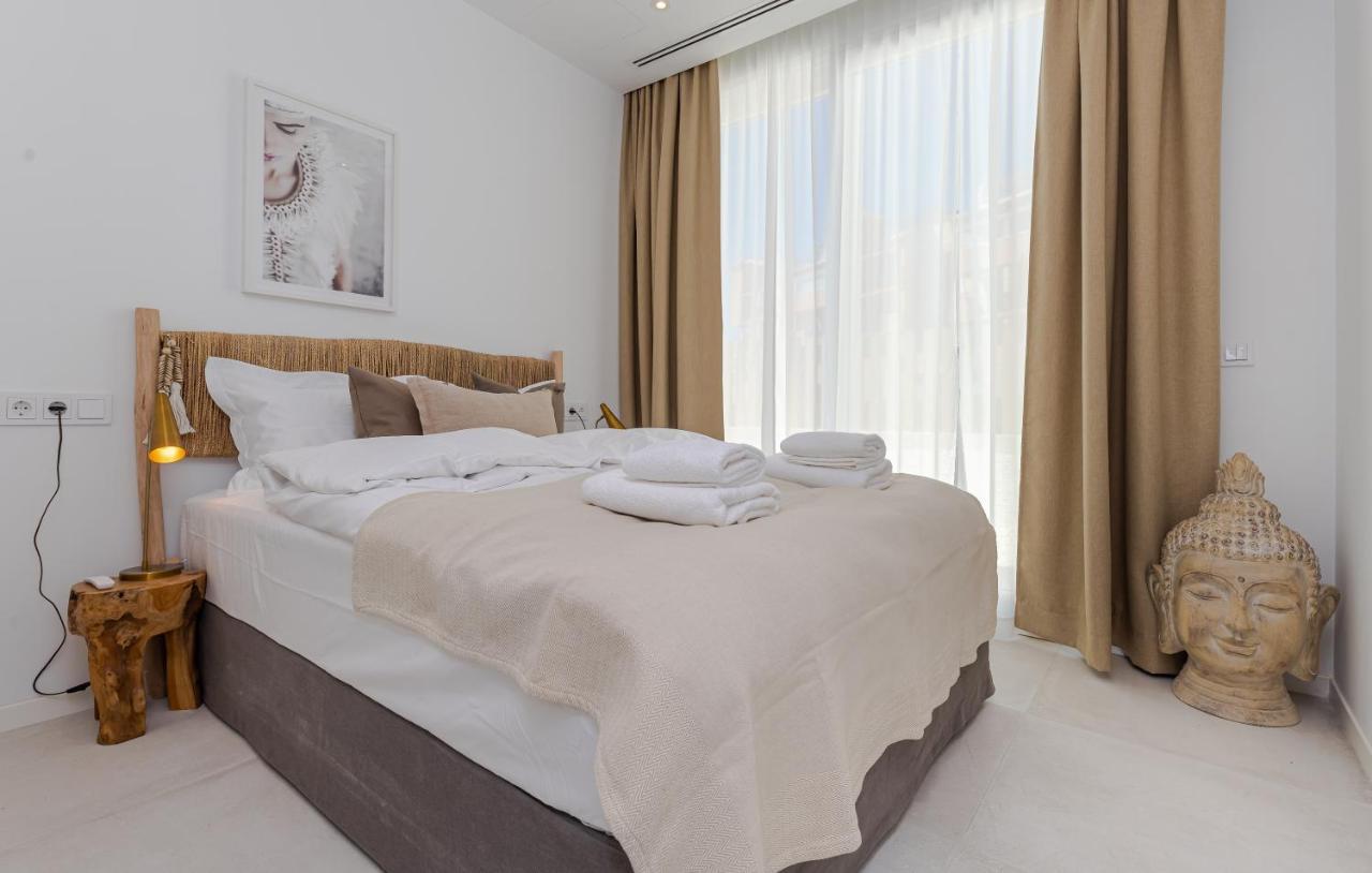 Unique & Luxurious With Heated Pool, Gym & C *