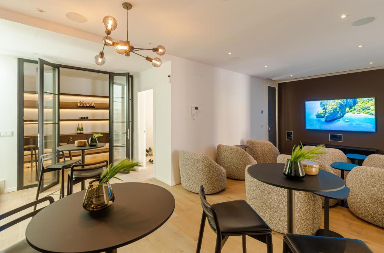 Сasa de vacaciones Unique & Luxurious With Heated Pool, Gym & C *