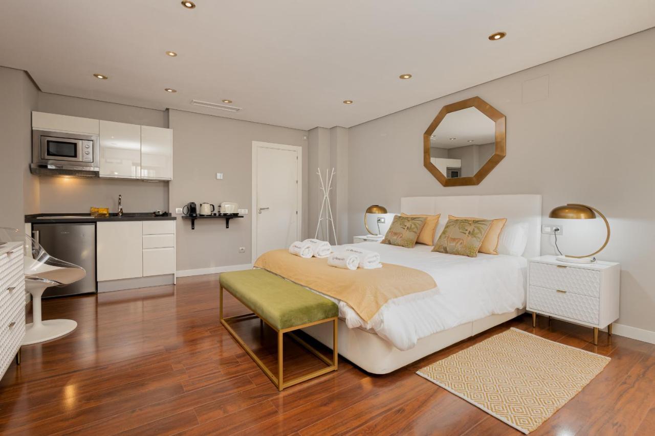 Apartamento C30 Deluxe Studio With Terrace Into Cathedral Square Málaga