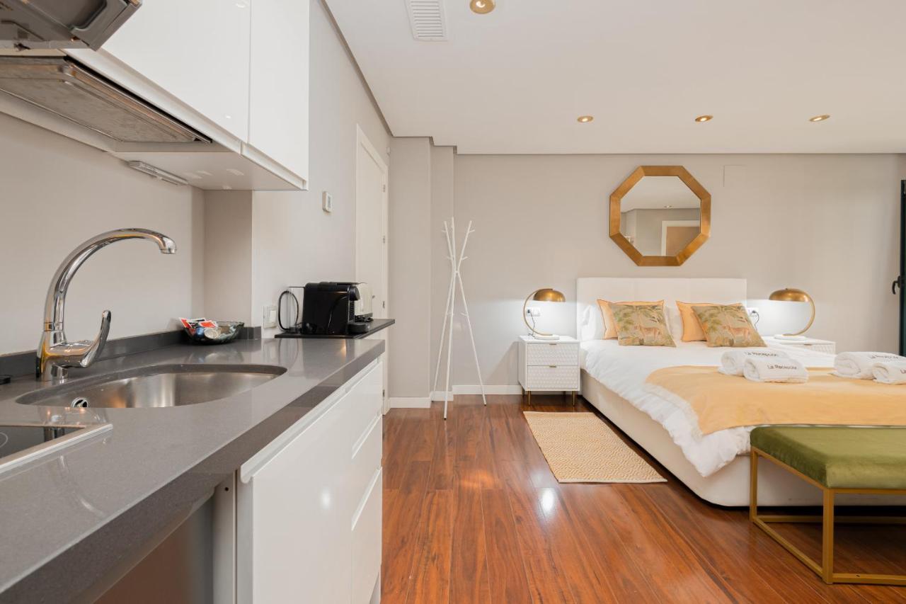 Apartamento C30 Deluxe Studio With Terrace Into Cathedral Square