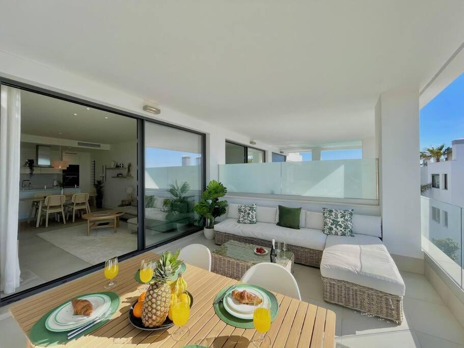 Santa Barbara Heights - Heated Pool, Gym, Bbq. Málaga