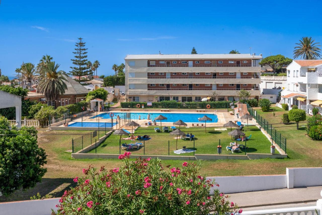 Lets In The Sun Blue Mijas Villa *