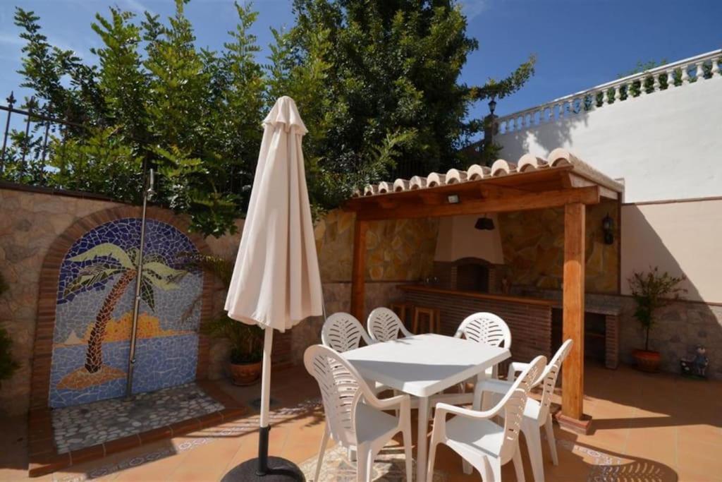 Away,3 Bedroom Villa, Private Pool, Sea Views, Nerja Málaga