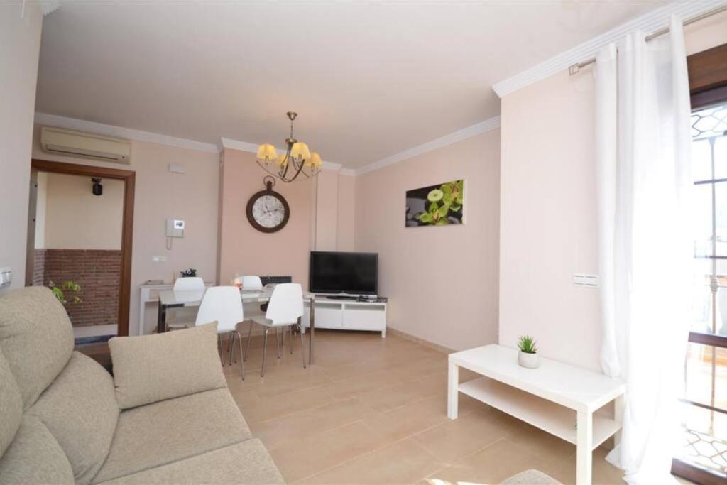 Away,3 Bedroom Villa, Private Pool, Sea Views, Nerja Villa Málaga