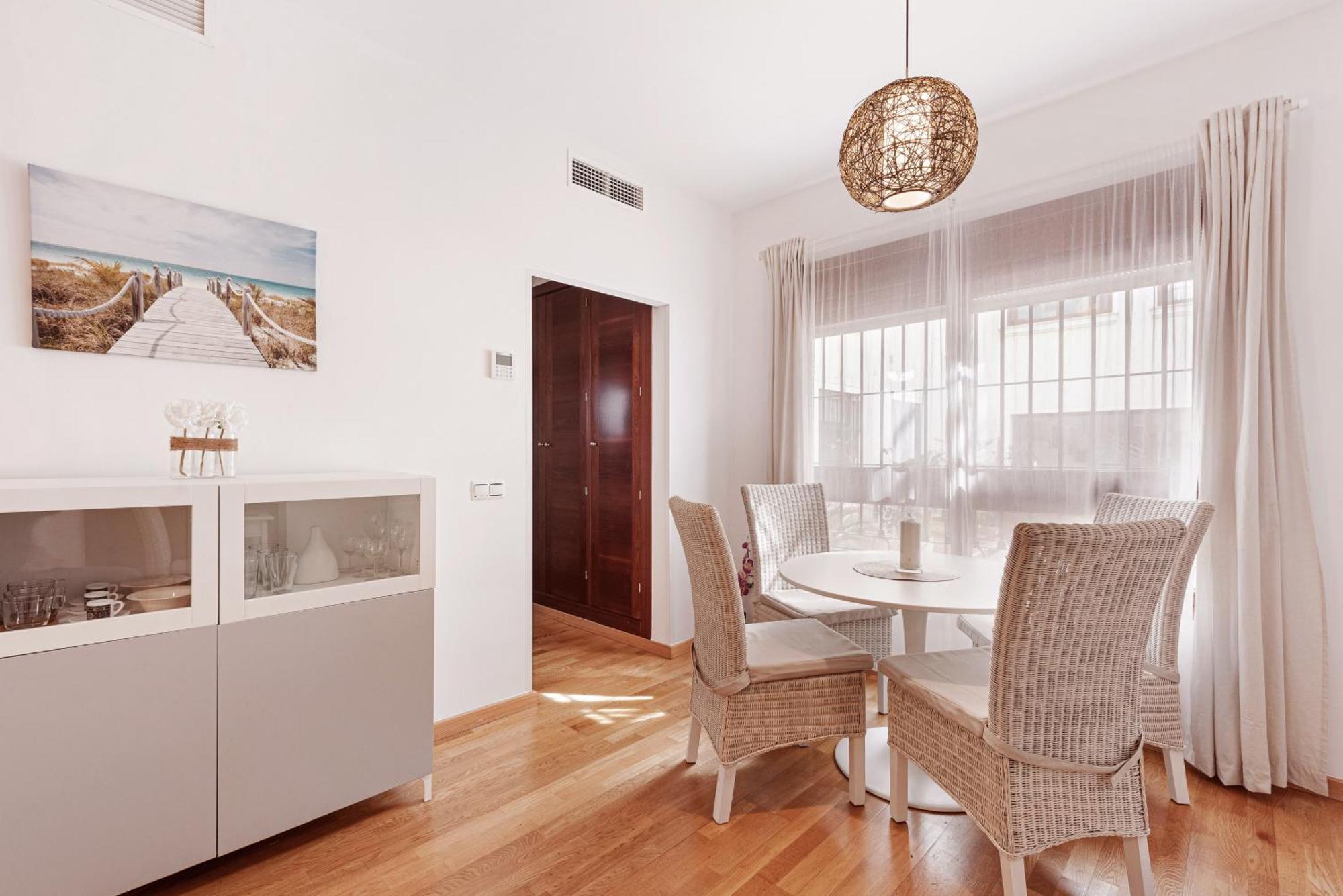 Piscina, Patio Privado Y Aparcamiento * Malaga