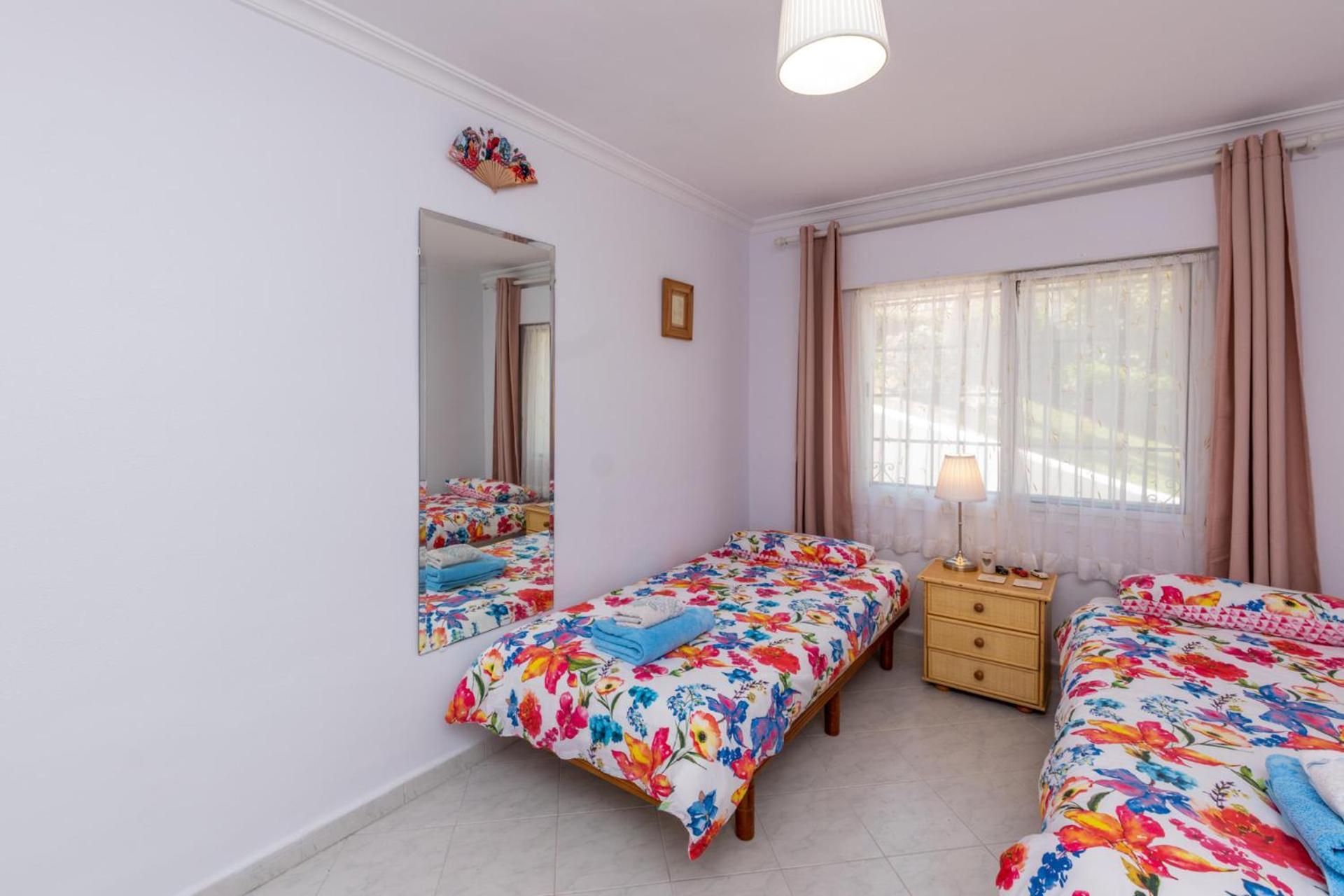 Spacious 3br In Miraflores Near Amenities Apartamento Málaga