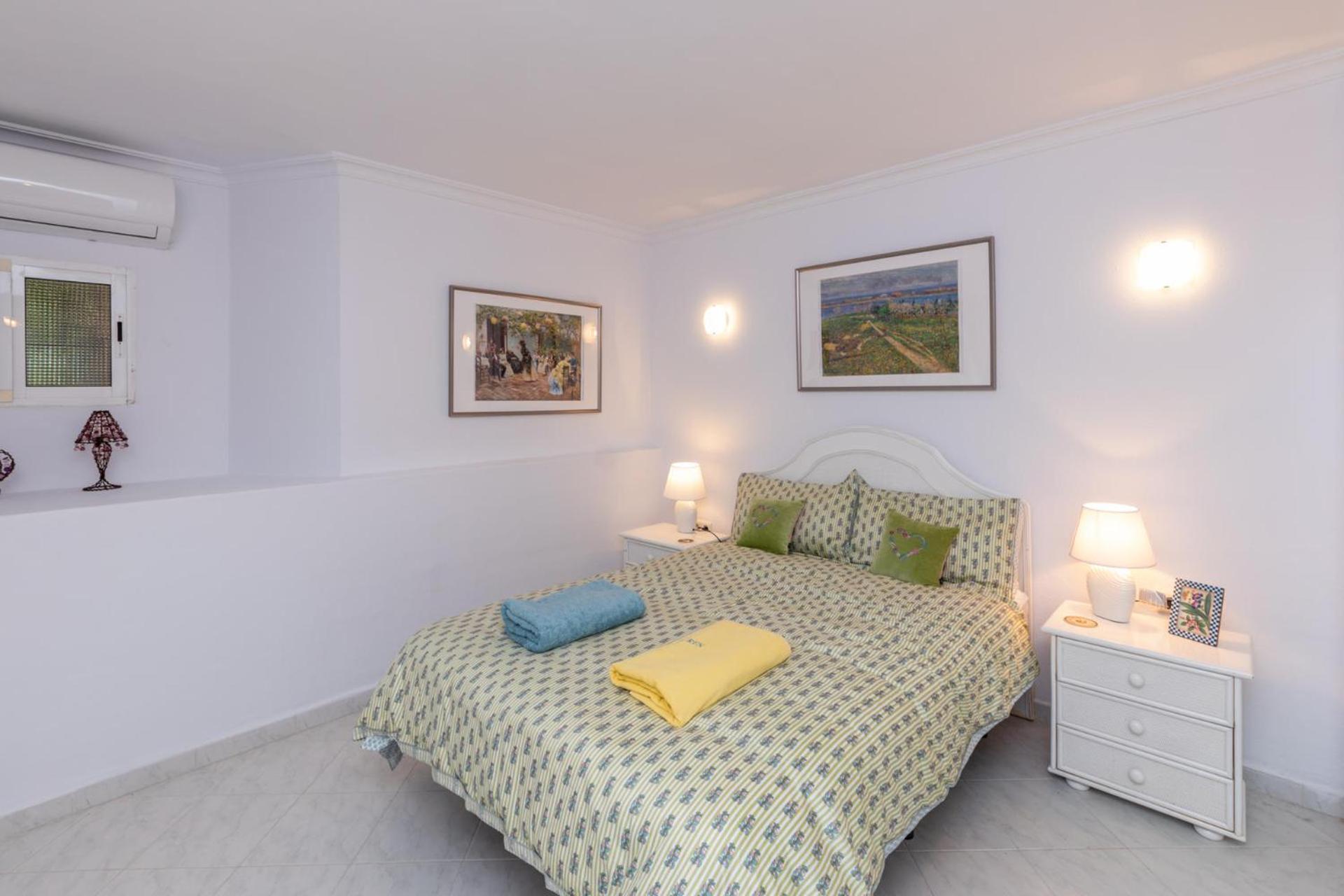 Spacious 3br In Miraflores Near Amenities
