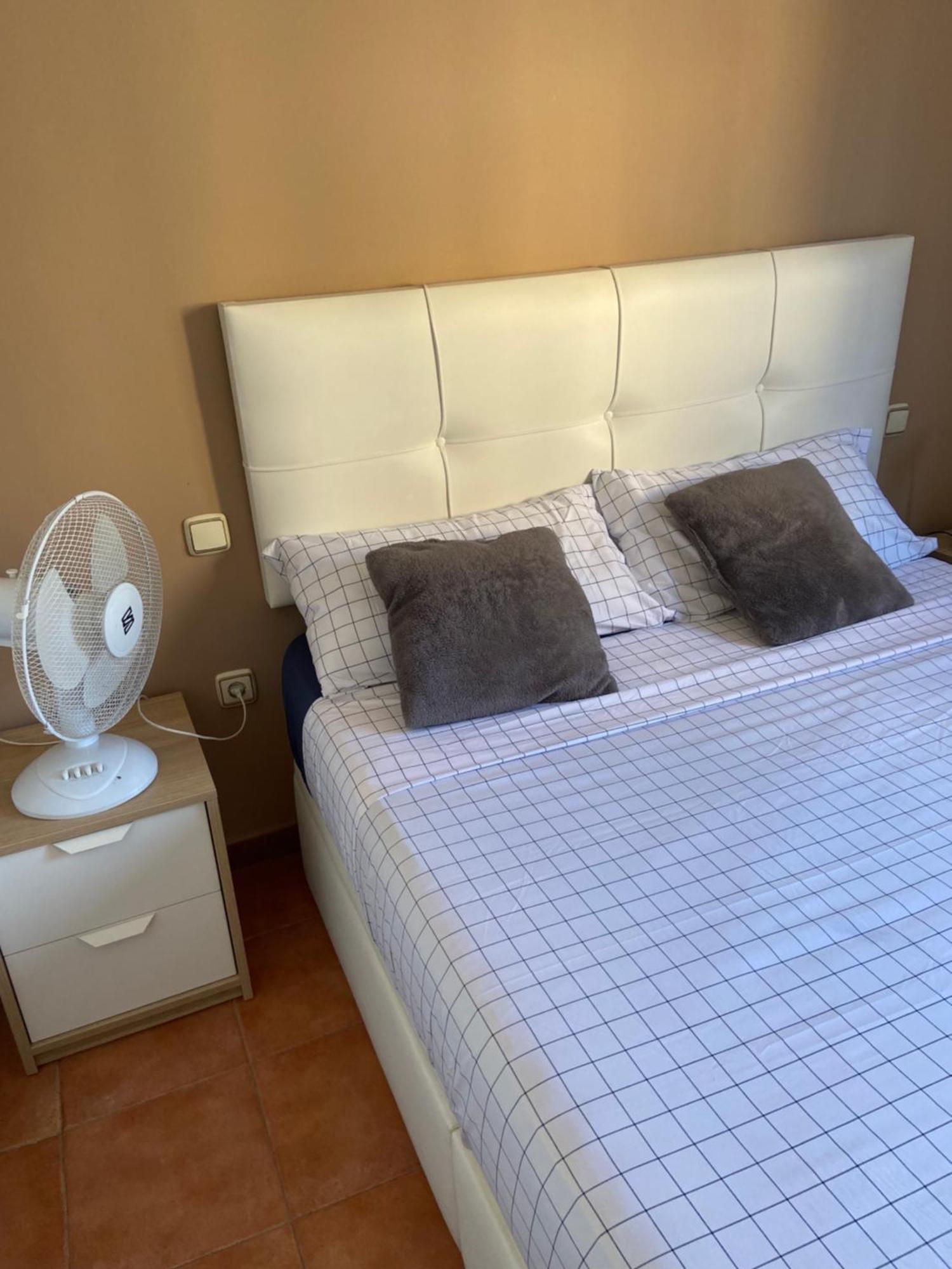 Con Cama Matrimonial En Homestay *