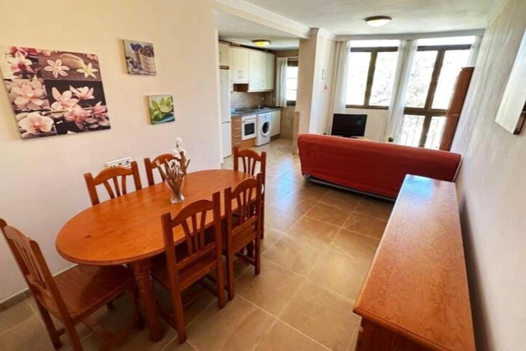 Apartamento Con Parking Privado - Av. Carlos Haya * Malaga