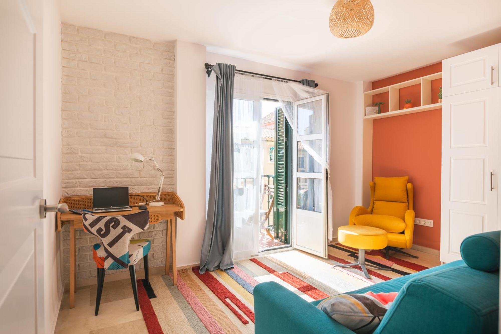 Centro Ii: And Bright With Balconies Apartment *