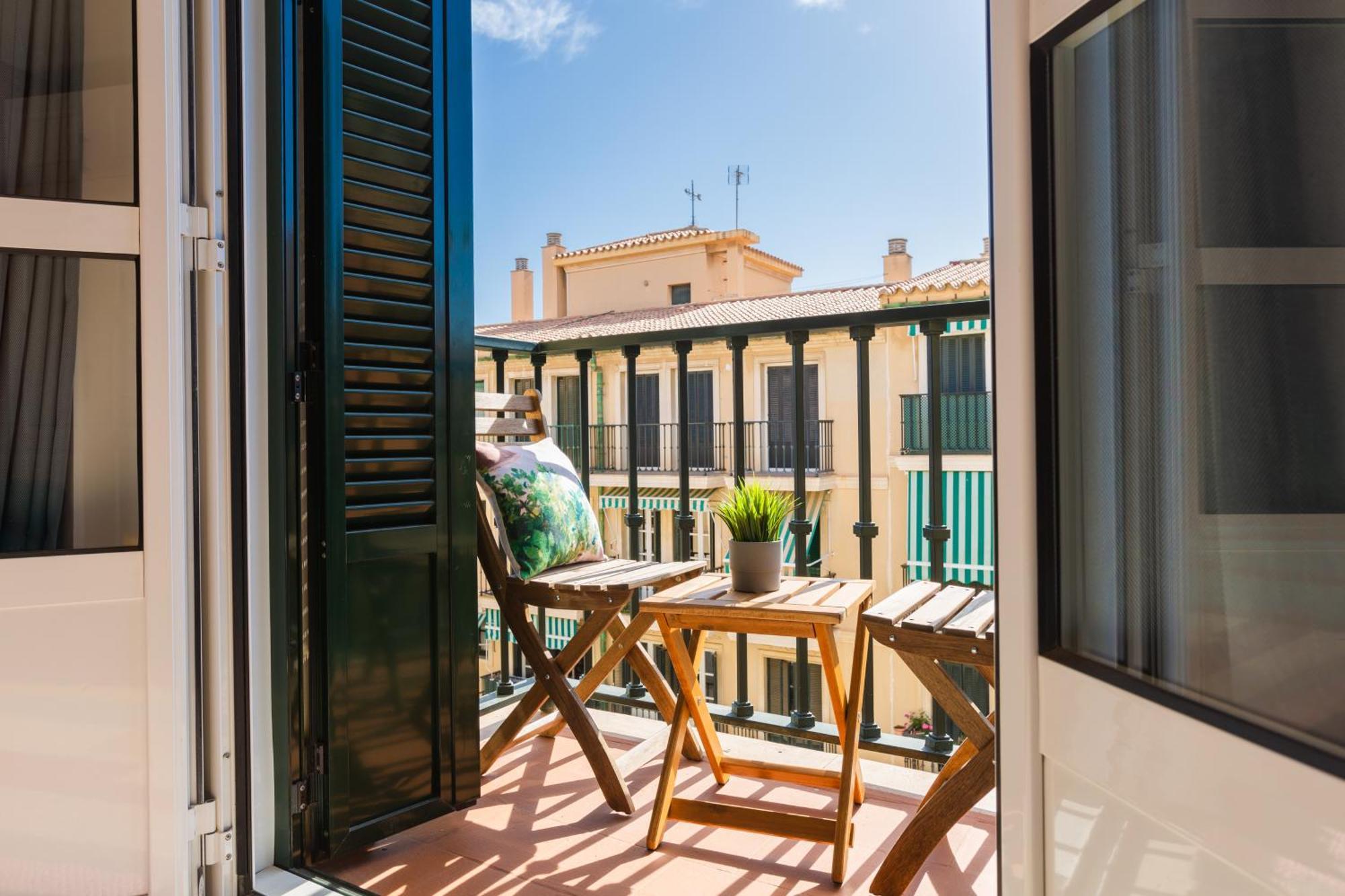 Centro Ii: And Bright With Balconies Apartment Malaga