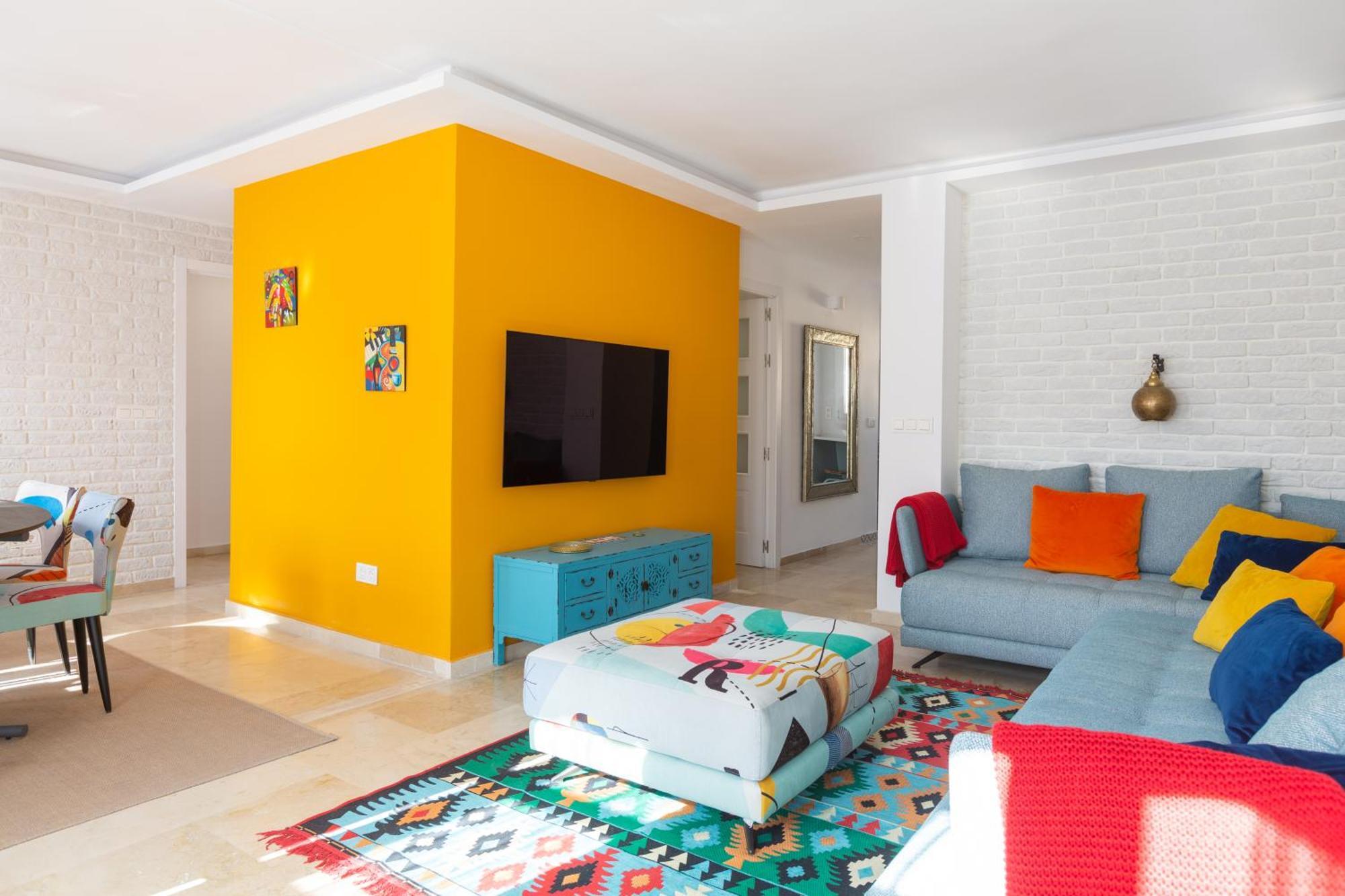 Centro Ii: And Bright With Balconies Apartment *