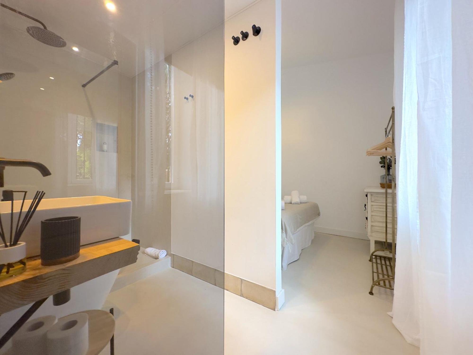 Clavero Four Premium