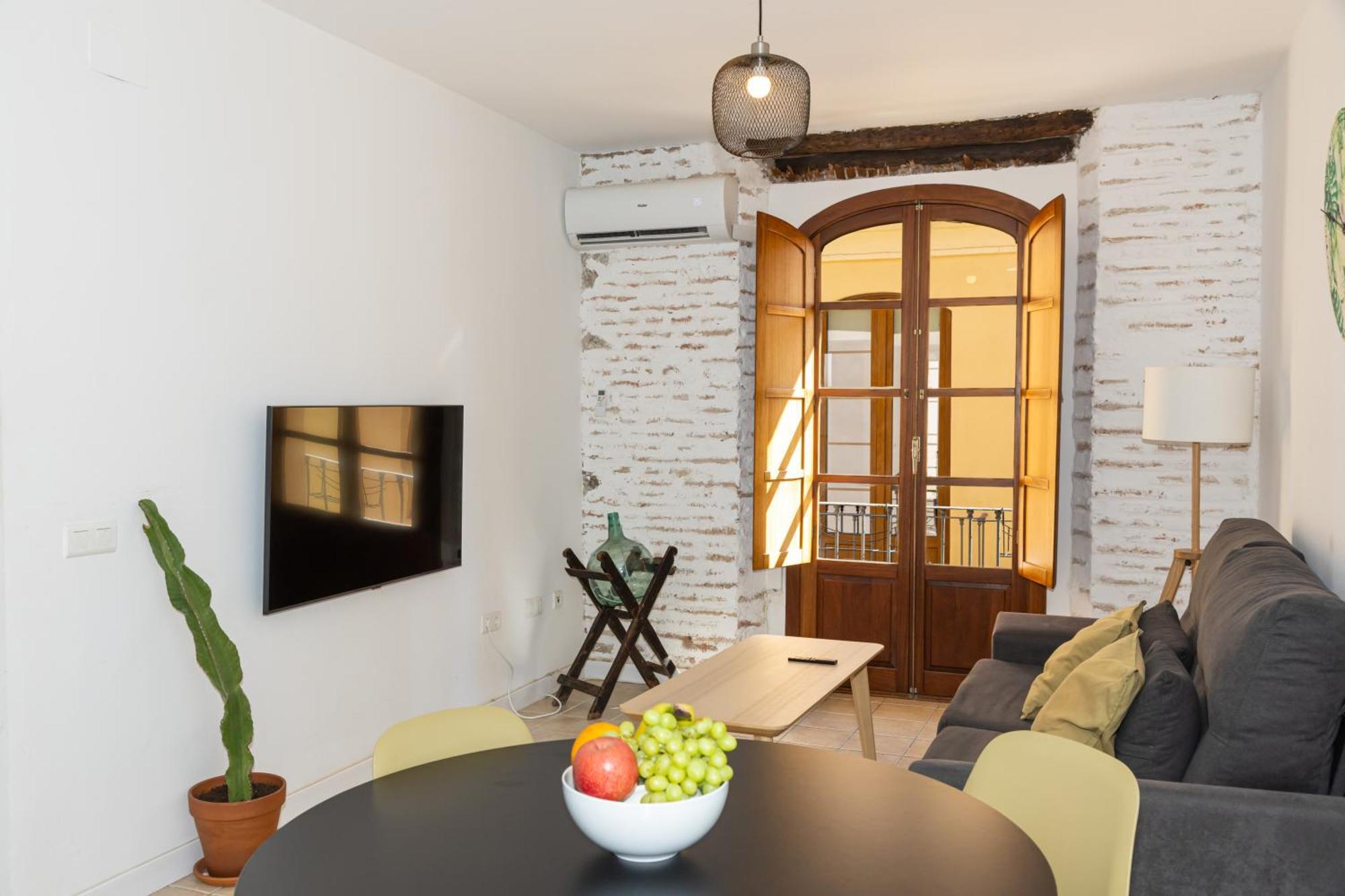 Picasso's Neighbor Apartamento