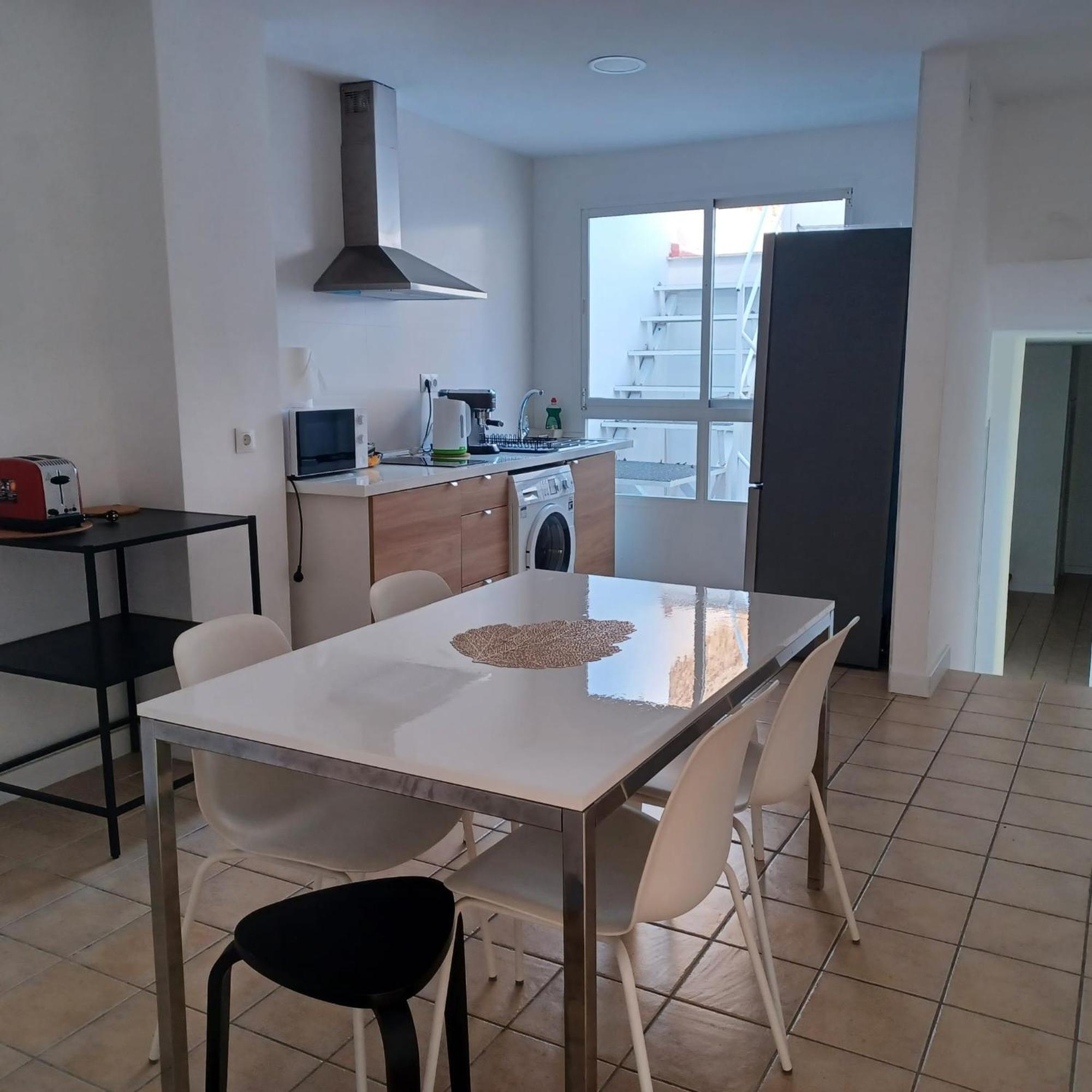 Picasso's Neighbor Apartamento