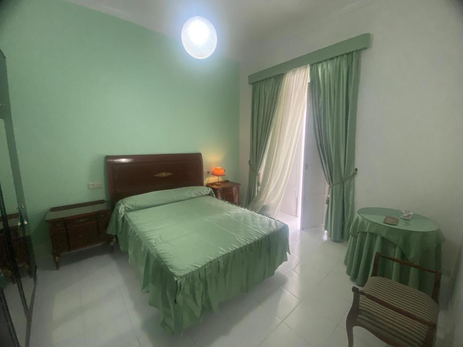 En Residencial Capuchinos Cerca Del Centro Historico De Habitación en casa particular *
