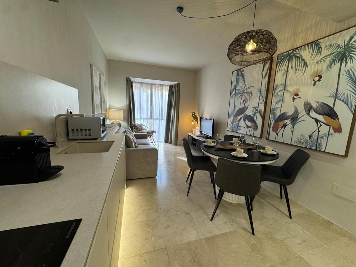 Centrally Located Flat In - Capuchinos * Málaga