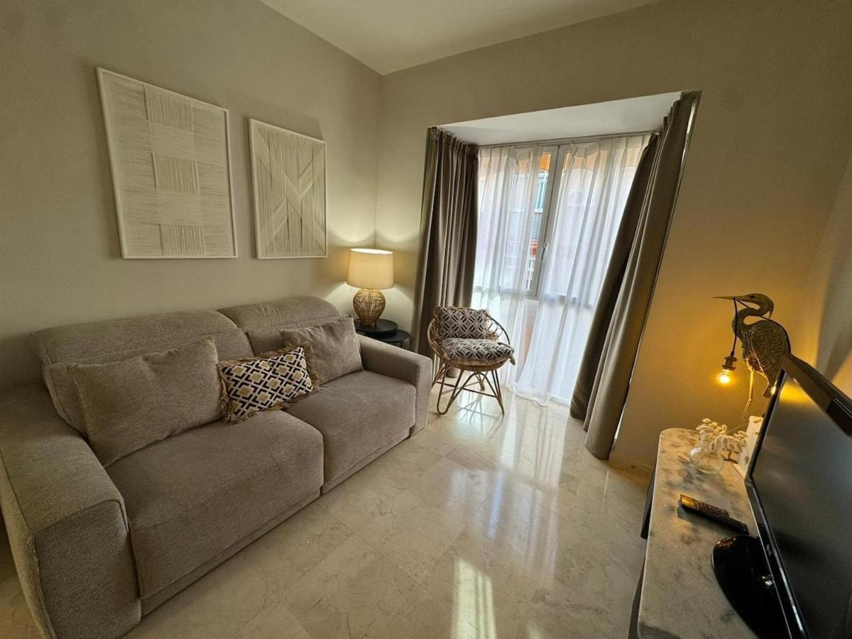 Centrally Located Flat In - Capuchinos * Málaga