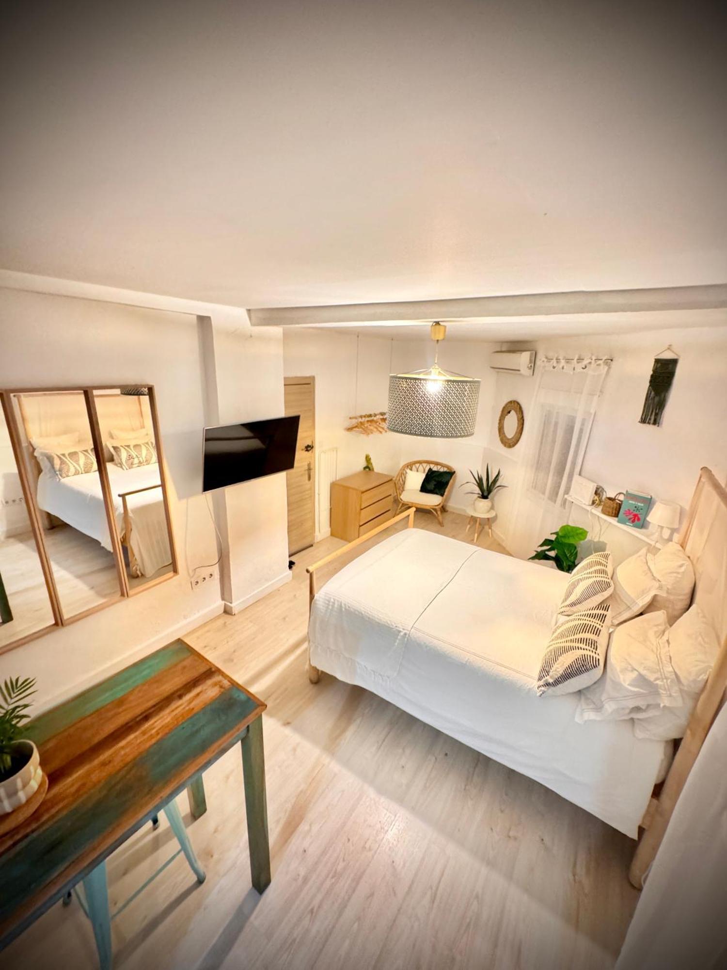 Cosy +netflix+24h Entry+silent Air Conditionning Apartamento