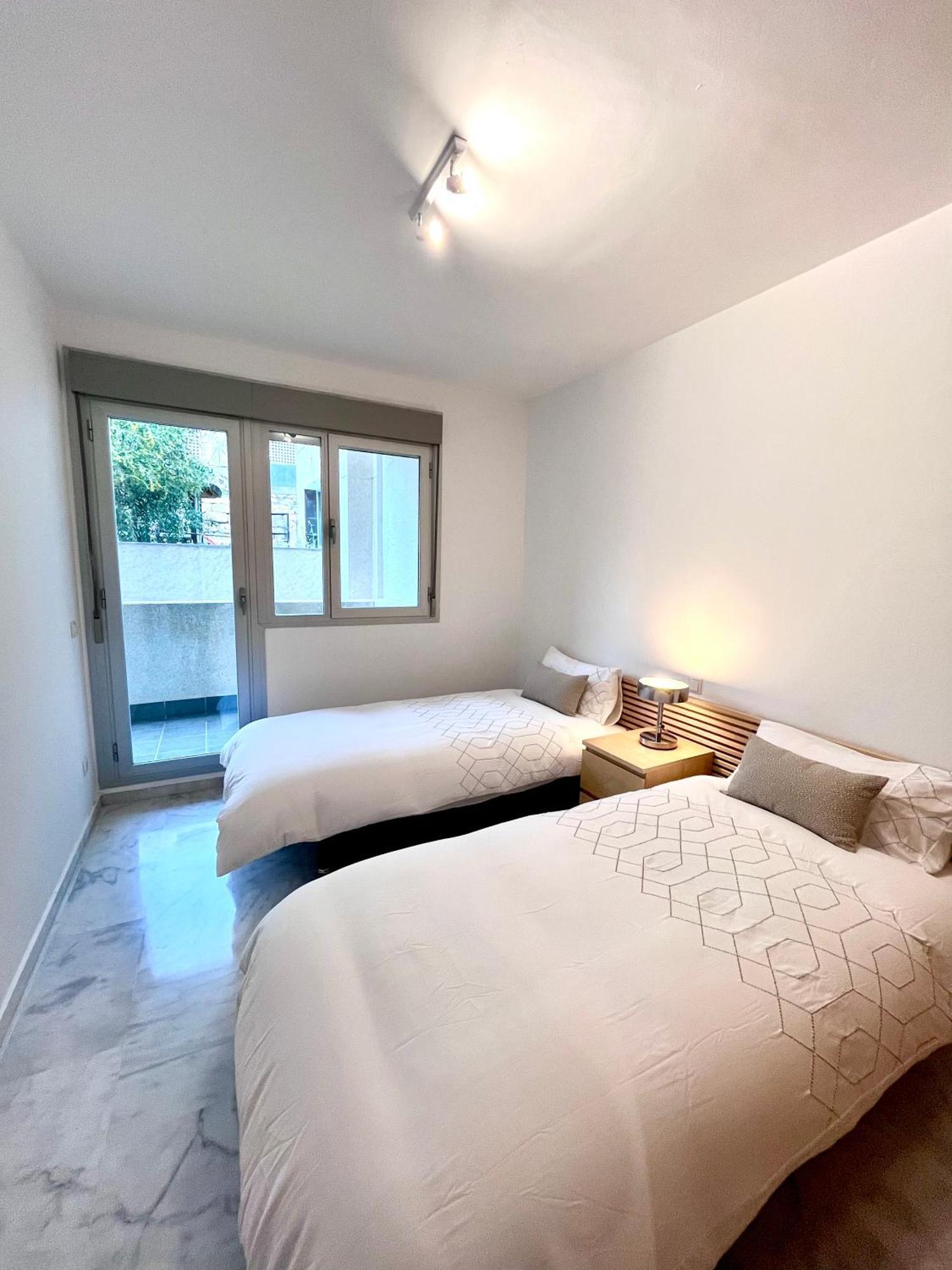 Modern With Pools,gym & In Costa Del Sol Apartamento *
