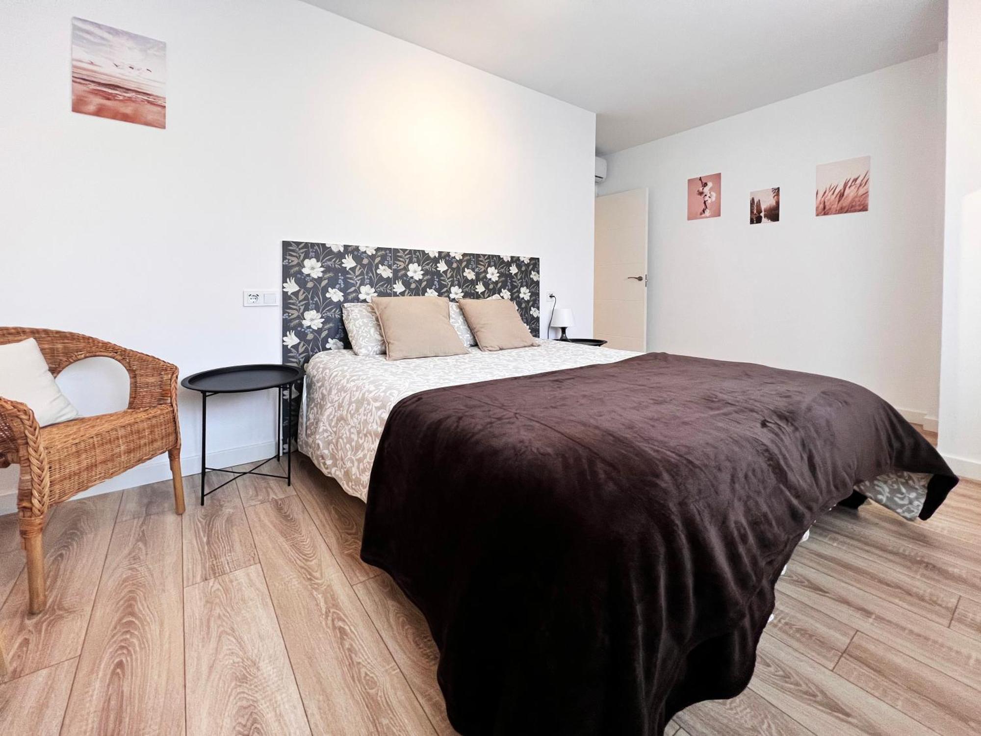 Regimiento 2, Center, New, Quite, Breakfast Included, Parking On Request, Rg Málaga