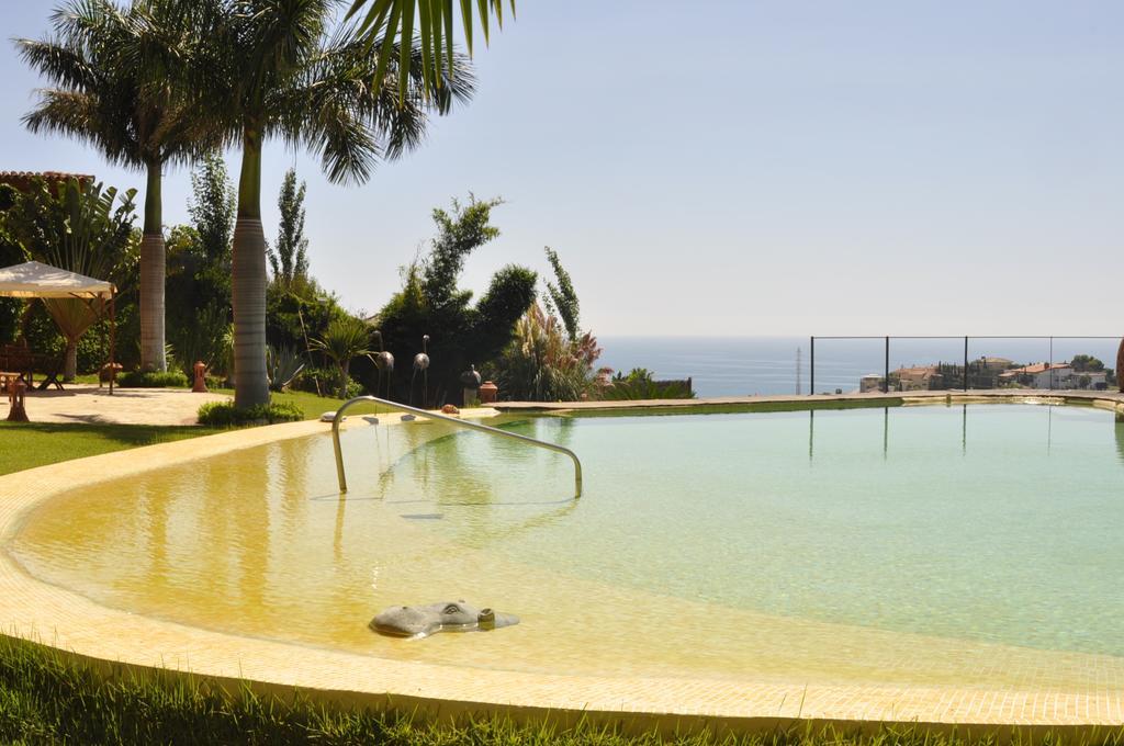 Indonesian Suites Tropical Garden Villa Málaga