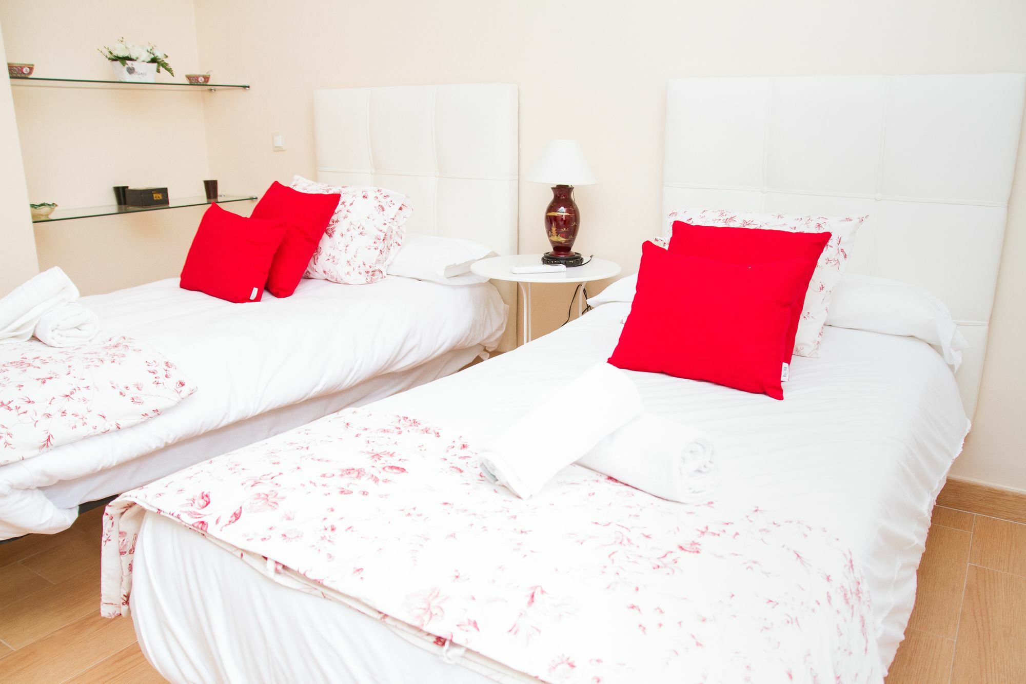 Apartment Spanish Into Cathedral Square By La Recepcion Malaga