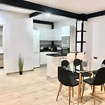Modern&spacious apartment in Plaza de la Merced