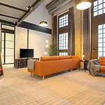 -Malagasunapts-Industrial Loft Citycentre