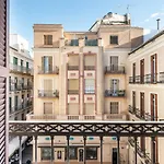 Sophisticated Apartment With Balcony & City Views By Rems