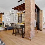 Modern & Quite Appartment At Larios