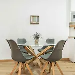 Relaxing Apartment With Parking In The Center By Rems