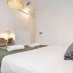 Fresh & Stylish Apartment With Parking By Rems