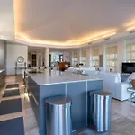 Villa Uno - Stunning 4 Bedroom Villa With Pool