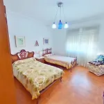 Piso De 4 Dormitorios Muy Amplios Con Armarios Empotrados