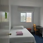 Habitacion Privada Centro Malaga Cerca Tren Maria Zambrano Y Playa Muy Buena Conexion Wifi
