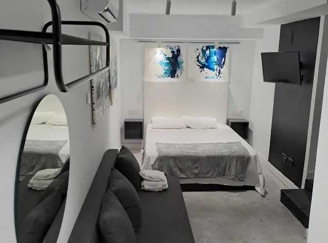 Atarazanas modern y luxury