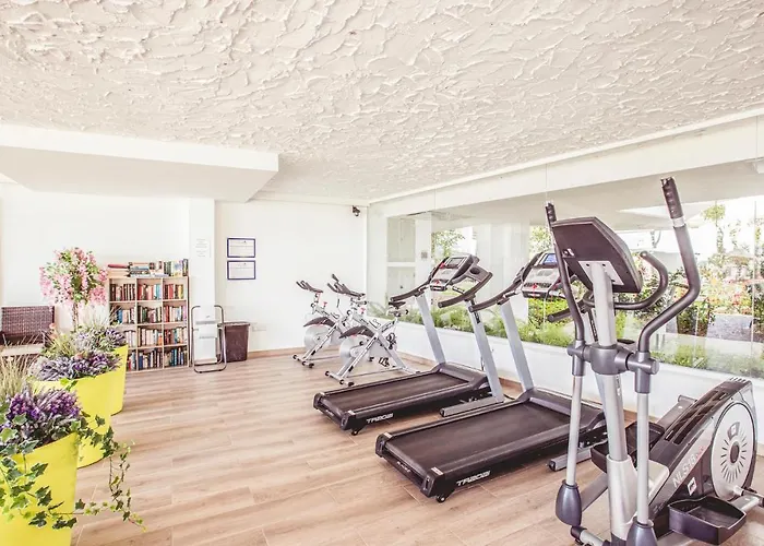 Nice apartment in Málaga with Outdoor swimming pool, WiFi&2 Bedrooms